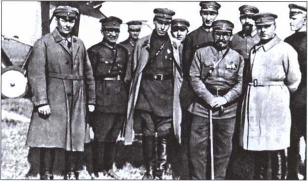 Жизнь военный элиты. За фасадом благополучия. 1918-1953 гг _14.jpg