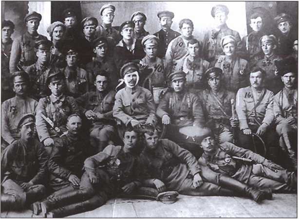 Жизнь военный элиты. За фасадом благополучия. 1918-1953 гг _5.jpg