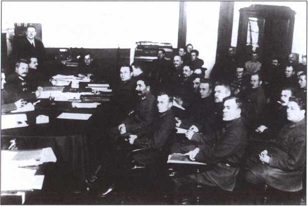 Жизнь военный элиты. За фасадом благополучия. 1918-1953 гг _6.jpg