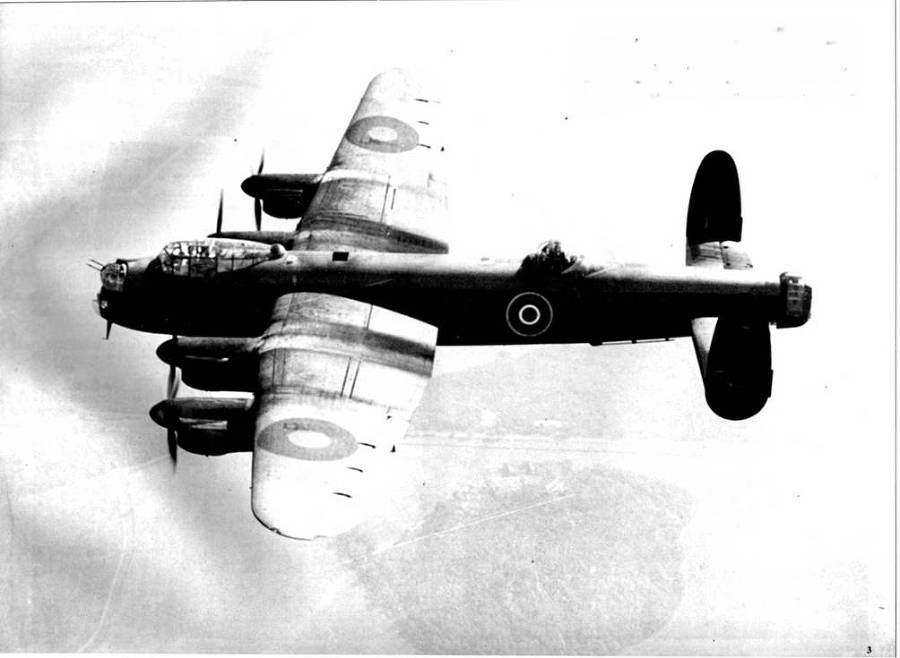 Avro Lancaster pic_19.jpg