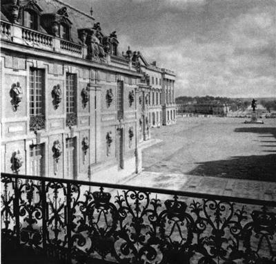 Повседневная жизнь Версаля при королях i_023.jpg