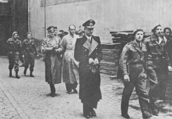 Шпандау: Тайный дневник i_015.jpg