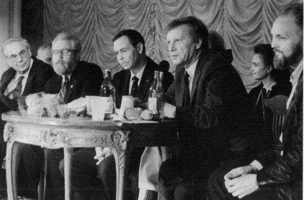Без выбора: Автобиографическое повествование (с илл. и прил.) i_078.jpg