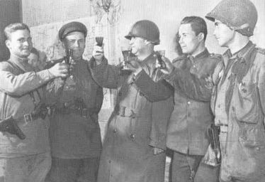 Встреча на Эльбе. Воспоминания советских и американских участников Второй мировой войны i_011.jpg