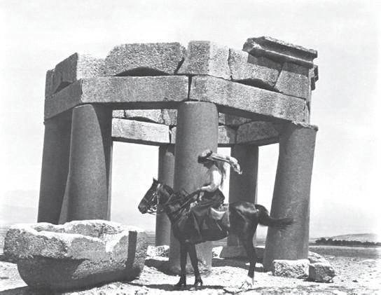 Hero: The Life and Legend of Lawrence of Arabia  _41.jpg