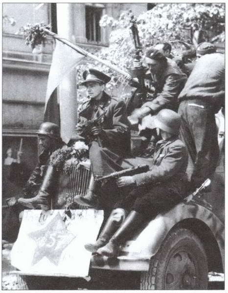 Кто освободил Прагу в 1945 г. Загадки Пражского восстания i_020.jpg