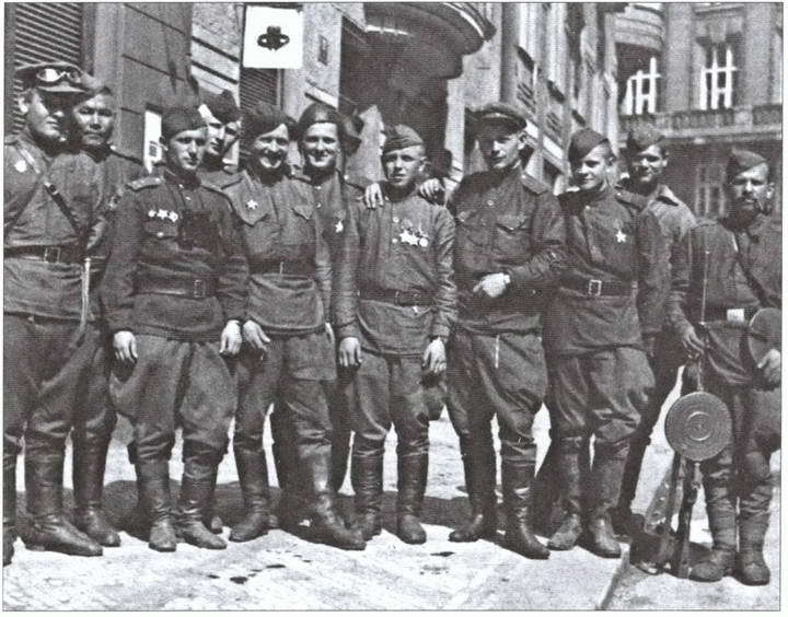 Кто освободил Прагу в 1945 г. Загадки Пражского восстания i_031.jpg
