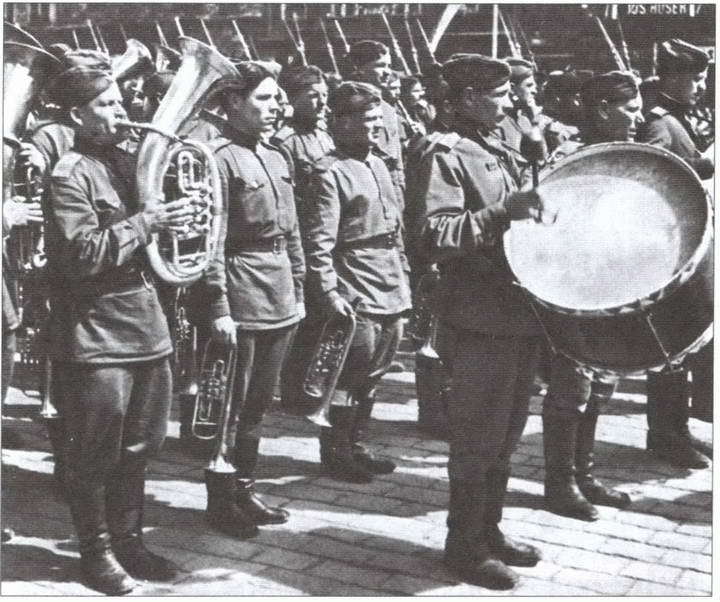 Кто освободил Прагу в 1945 г. Загадки Пражского восстания i_033.jpg