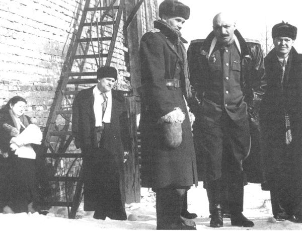 Что сказал табачник с Табачной улицы. Киносценарии i_019.jpg
