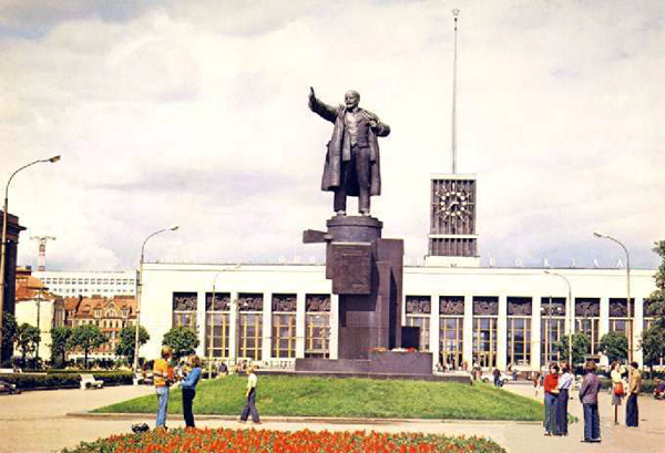 На языке улиц. Рассказы о петербургской фразеологии i_048.jpg