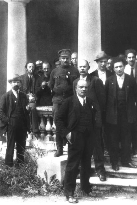 Писатели и советские вожди i_003.jpg