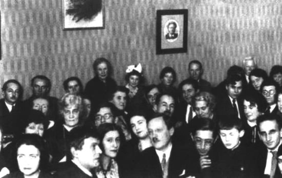 Писатели и советские вожди i_007.jpg