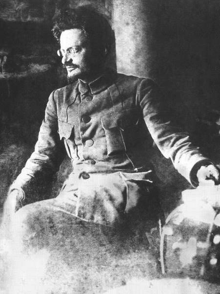 Писатели и советские вожди i_013.jpg
