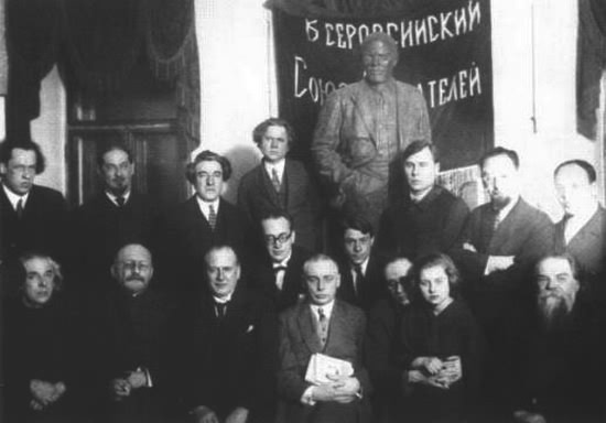 Писатели и советские вожди i_019.jpg