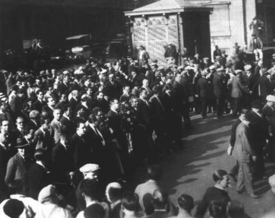 Писатели и советские вожди i_052.jpg