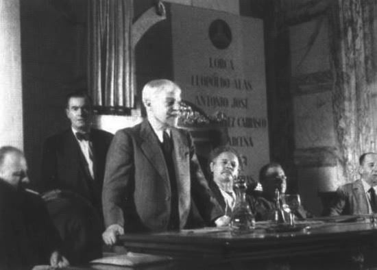 Писатели и советские вожди i_055.jpg