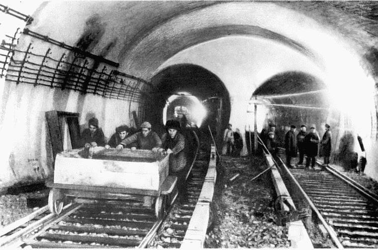 Московское метро: от первых планов до великой стройки сталинизма (1897-1935) i_113.jpg