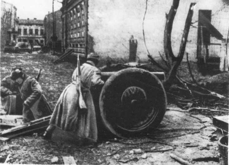 Год 1944-й. Зарницы победного салюта i_055.jpg