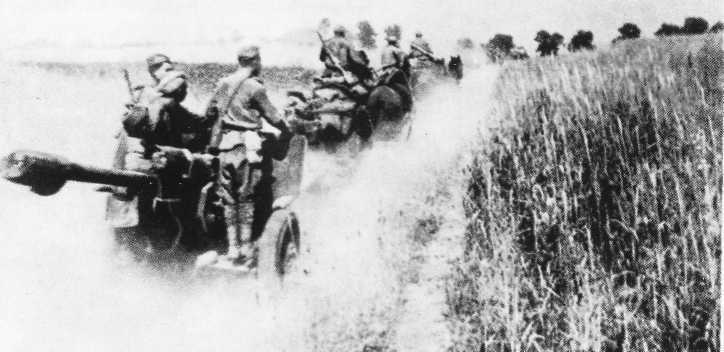 Год 1944-й. Зарницы победного салюта i_065.jpg