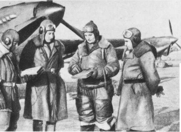 Год 1944-й. Зарницы победного салюта i_071.jpg