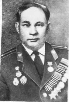 Год 1944-й. Зарницы победного салюта i_010.jpg