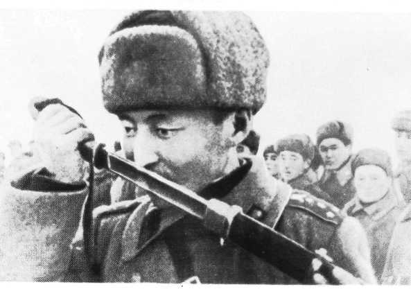 Год 1944-й. Зарницы победного салюта i_017.jpg