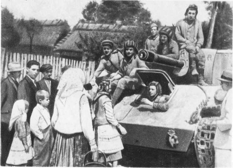 Год 1944-й. Зарницы победного салюта i_075.jpg