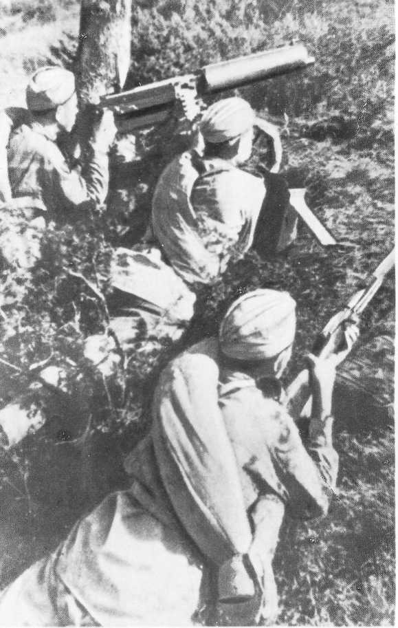 Год 1944-й. Зарницы победного салюта i_078.jpg