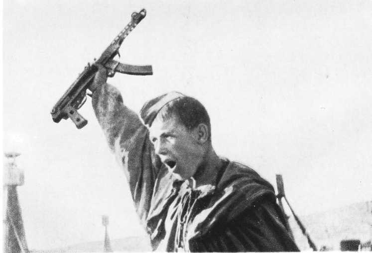 Год 1944-й. Зарницы победного салюта i_088.jpg