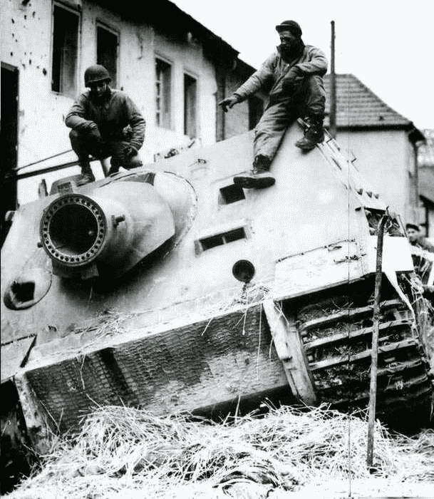 Секретное оружие Гитлера. 1933-1945 i_026.jpg