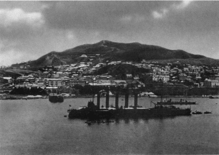 Мяч, оставшийся в небе. Автобиографическая проза. Стихи i_013.jpg
