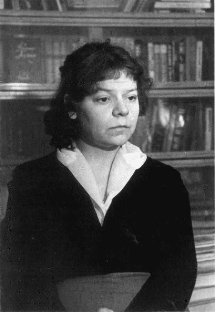 Мяч, оставшийся в небе. Автобиографическая проза. Стихи i_029.jpg