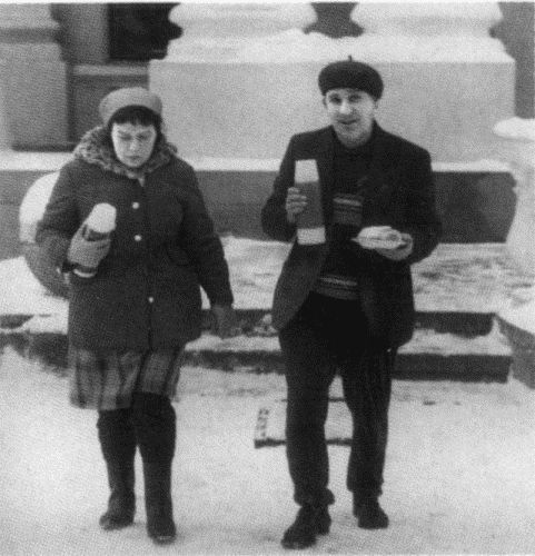 Мяч, оставшийся в небе. Автобиографическая проза. Стихи i_057.jpg