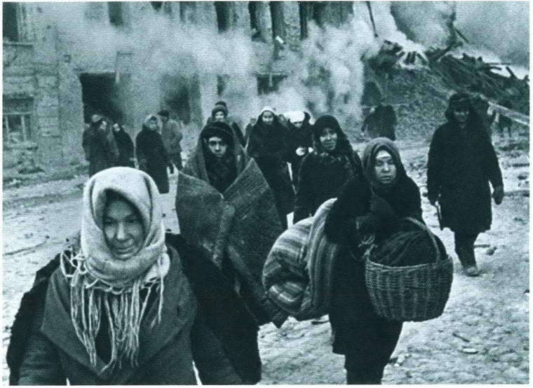 Повседневная жизнь блокадного Ленинграда i_018.jpg
