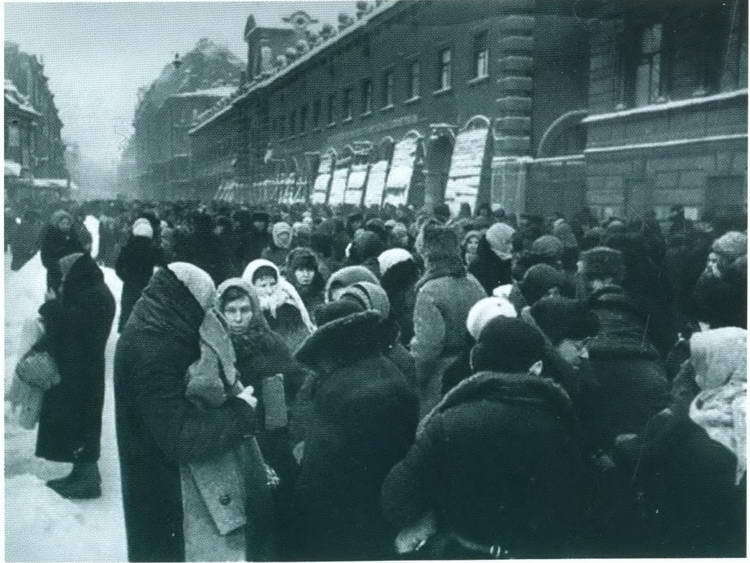 Повседневная жизнь блокадного Ленинграда i_046.jpg