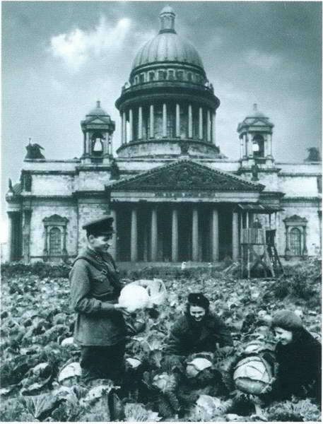 Повседневная жизнь блокадного Ленинграда i_055.jpg