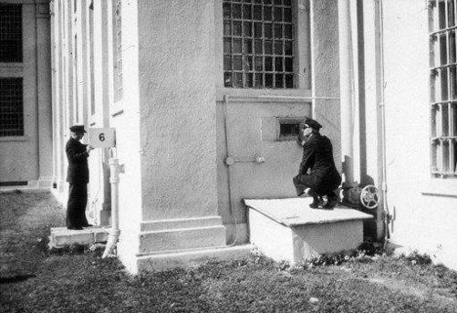 Alcatraz: A Definitive History of the Penitentiary Years  _700.jpg