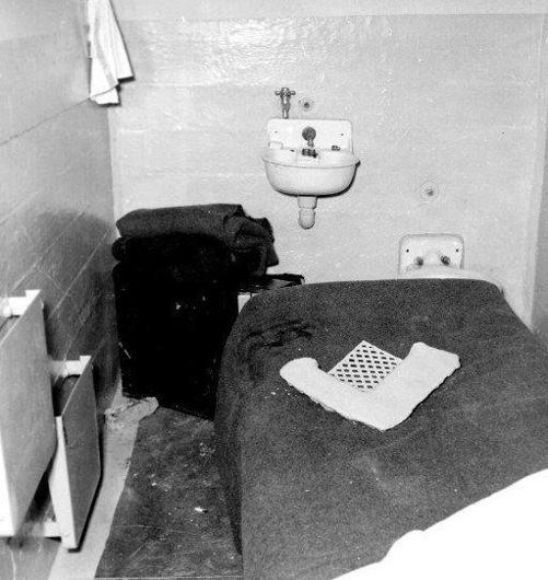 Alcatraz: A Definitive History of the Penitentiary Years  _796.jpg