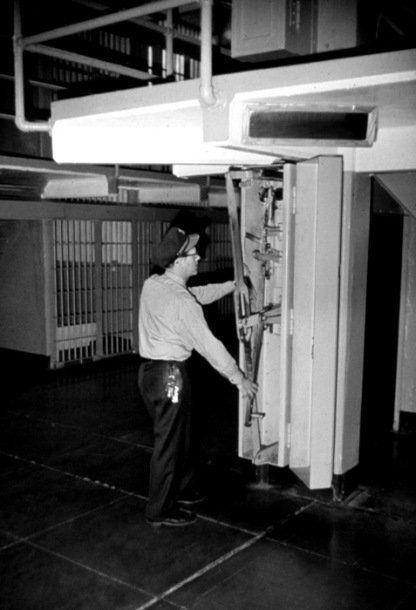 Alcatraz: A Definitive History of the Penitentiary Years  _122.jpg