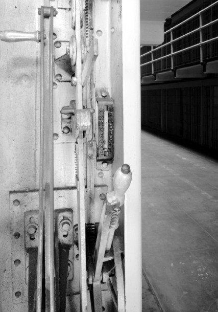 Alcatraz: A Definitive History of the Penitentiary Years  _123.jpg
