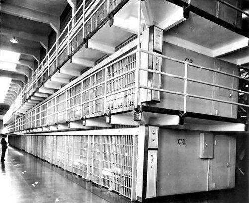 Alcatraz: A Definitive History of the Penitentiary Years  _140.jpg