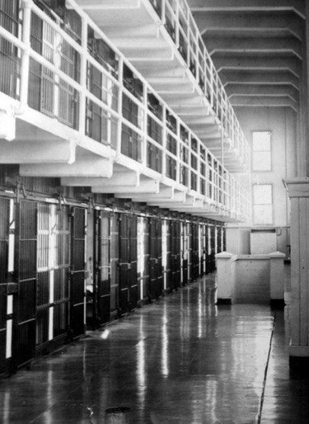 Alcatraz: A Definitive History of the Penitentiary Years  _231.jpg