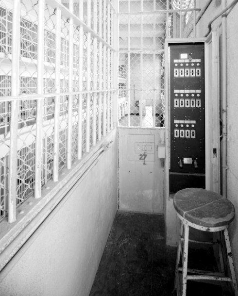 Alcatraz: A Definitive History of the Penitentiary Years  _242.jpg