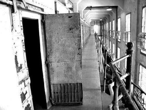 Alcatraz: A Definitive History of the Penitentiary Years  _493.jpg