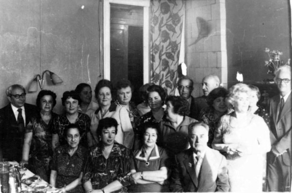 Наша бесценная доктор Ценная (воспоминания о нашей маме) i_145.jpg