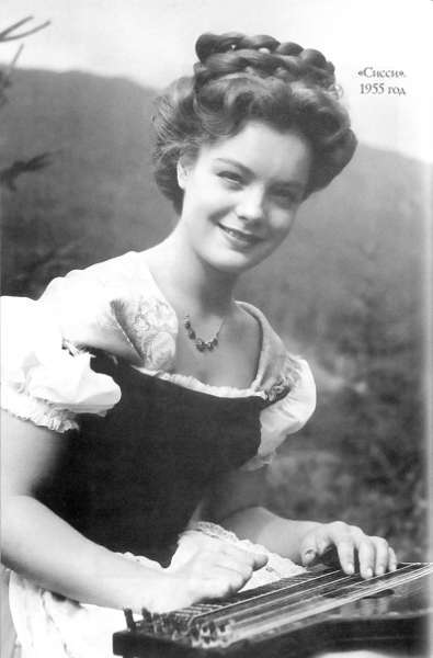 Роми Шнайдер. История жизни и любви _3.Sissi.1955god.jpg