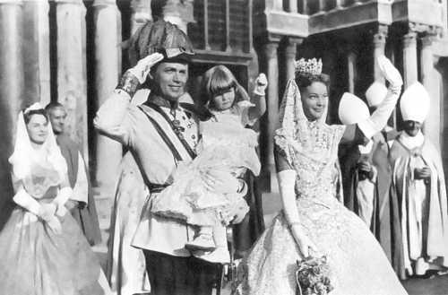 Роми Шнайдер. История жизни и любви _5.Sudbonosnyegodyimperatricy.1957.jpg