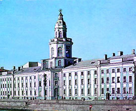 Санкт-Петербург: Иллюстрированный путеводитель + подробная карта города i_012.jpg