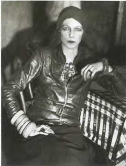 Повседневная жизнь сюрреалистов. 1917-1932 i_065.jpg