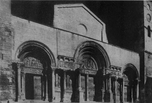 Повседневная жизнь во времена трубадуров XII—XIII веков i_022.jpg